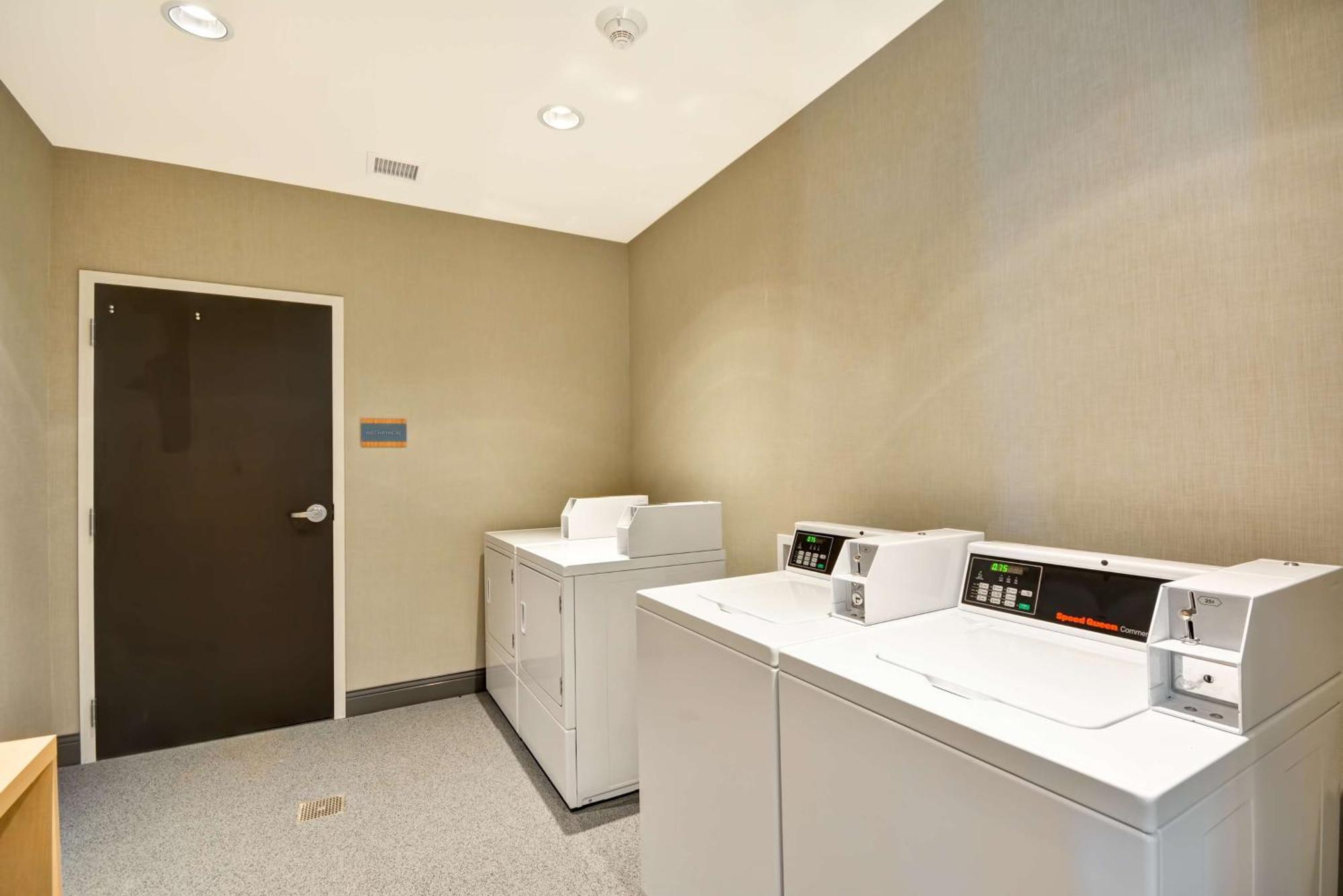 Home2 Suites By Hilton Charles Town Εξωτερικό φωτογραφία
